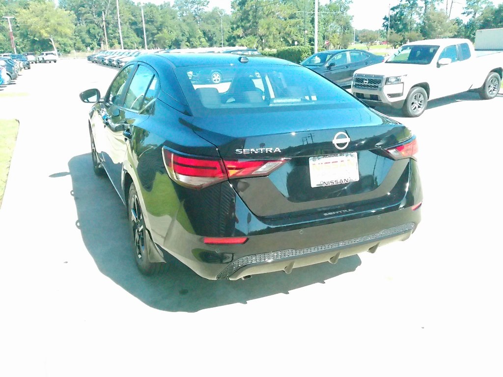 2025 Nissan Sentra SV photo 4