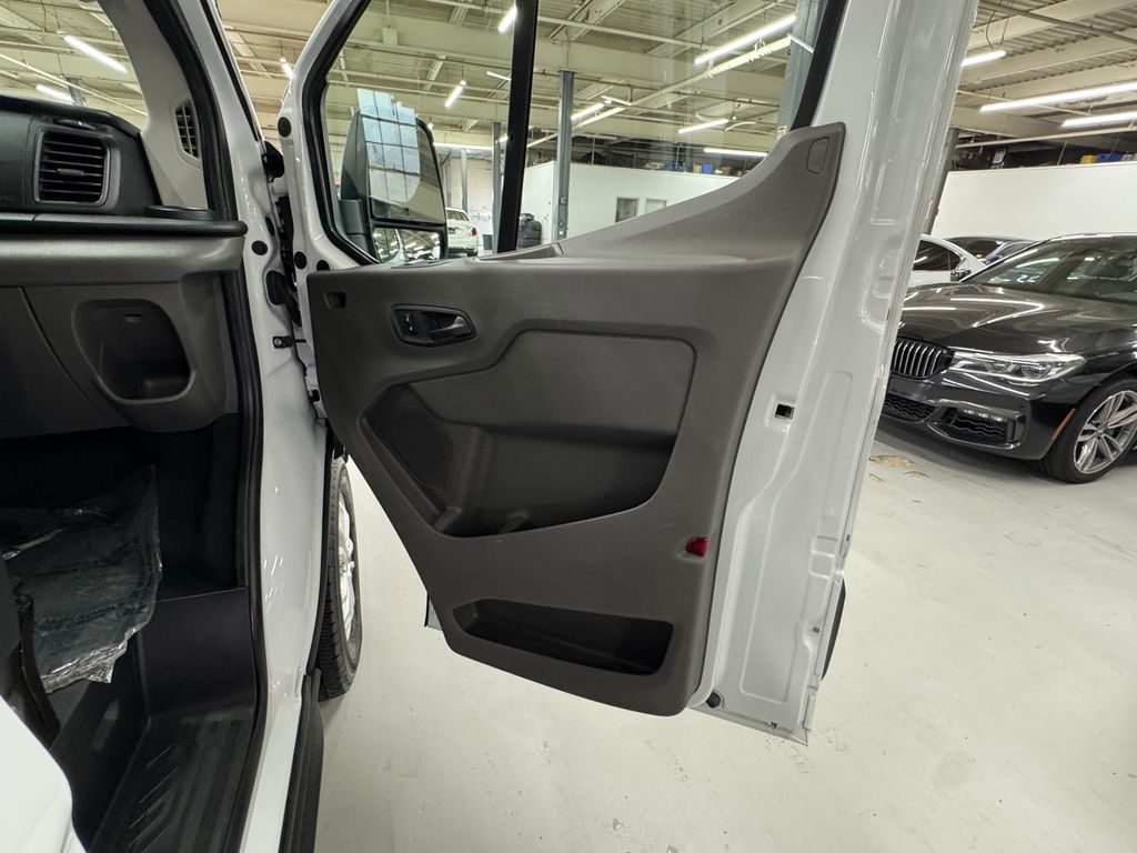 2021 Ford Transit photo 8