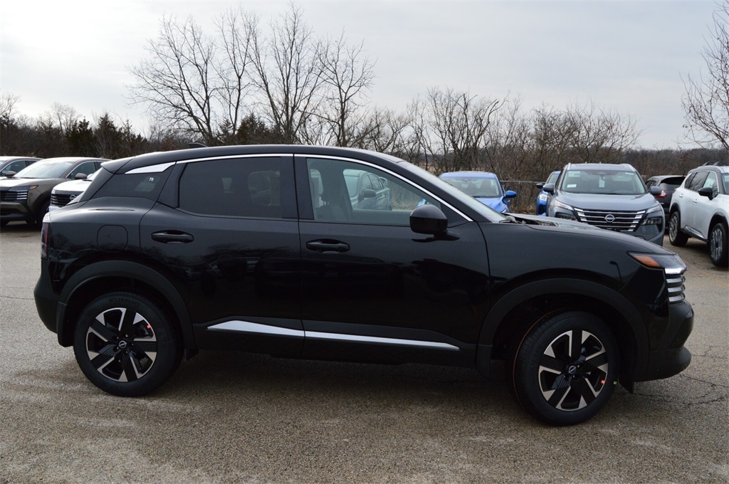 2025 Nissan Kicks SV photo 4