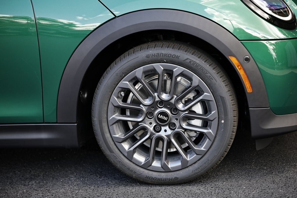 2025 Mini Cooper Convertible Iconic photo 4