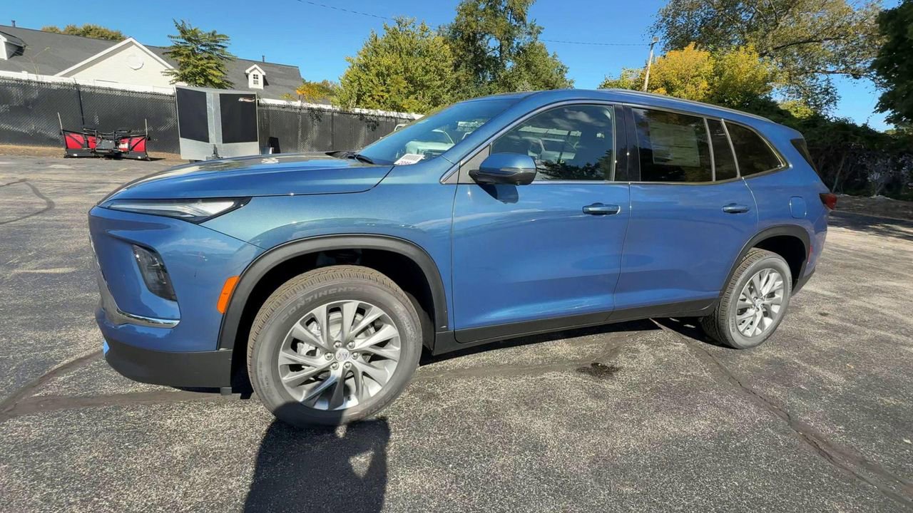 2026 Buick Enclave Preferred photo 3