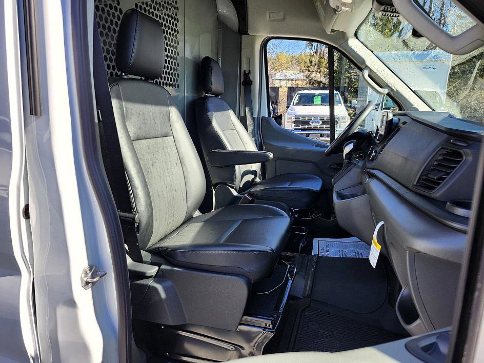 2024 Ford Transit photo 15