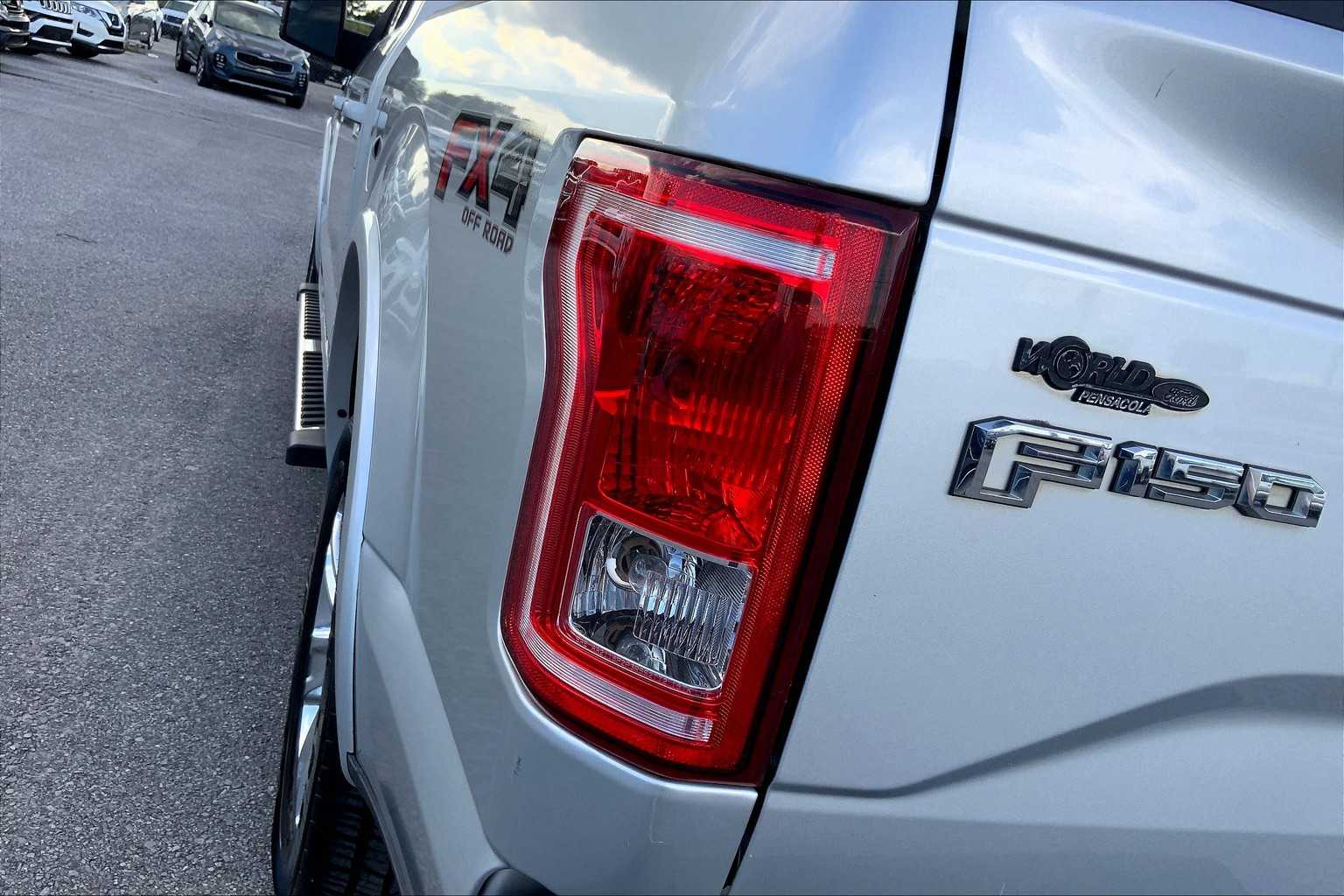 2015 Ford F-150 XLT photo 27