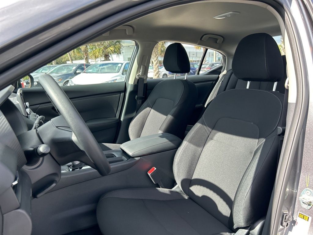 2025 Nissan Sentra S photo 12