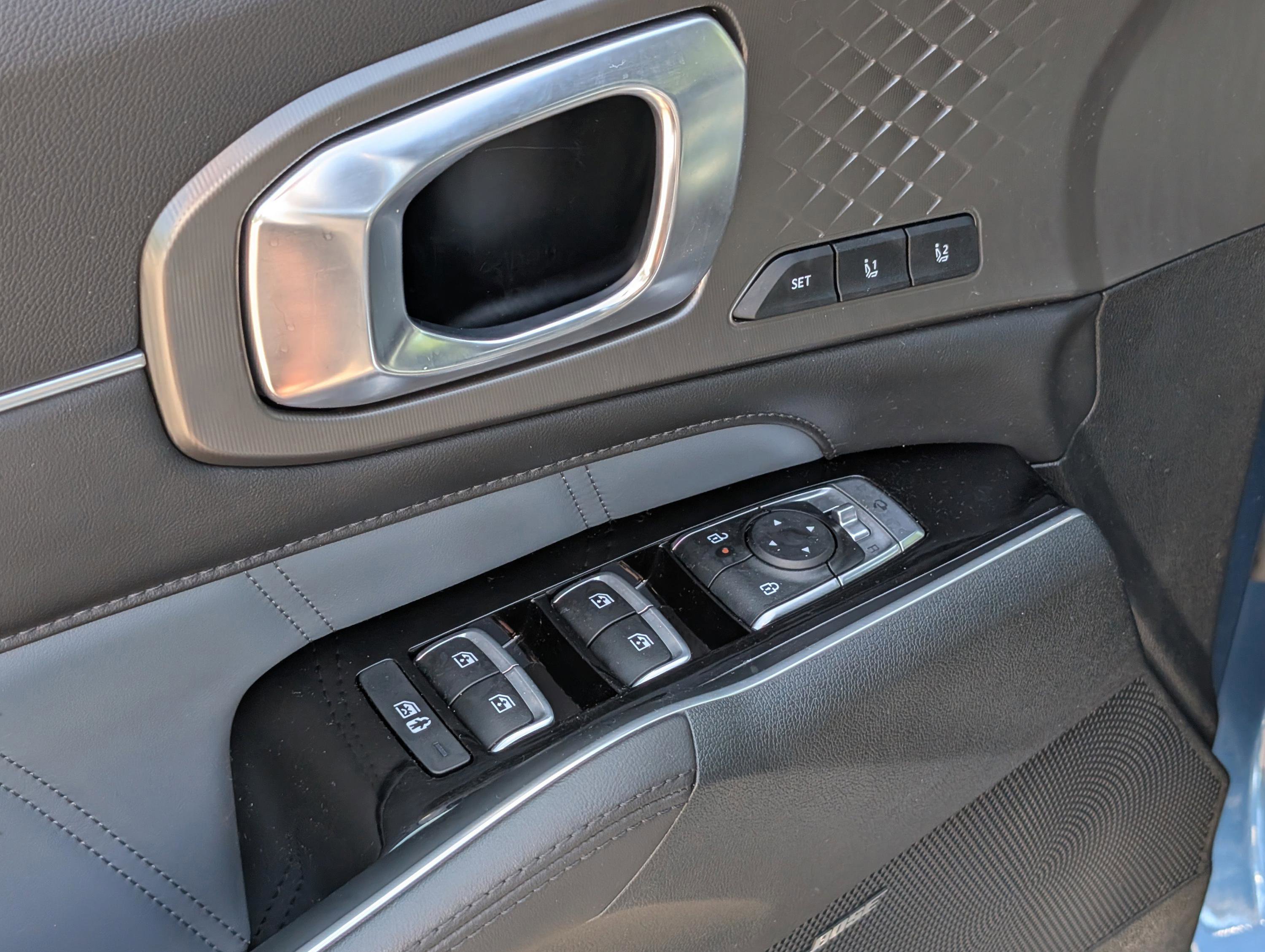 2025 Kia Sorento Hybrid SX Prestige photo 17