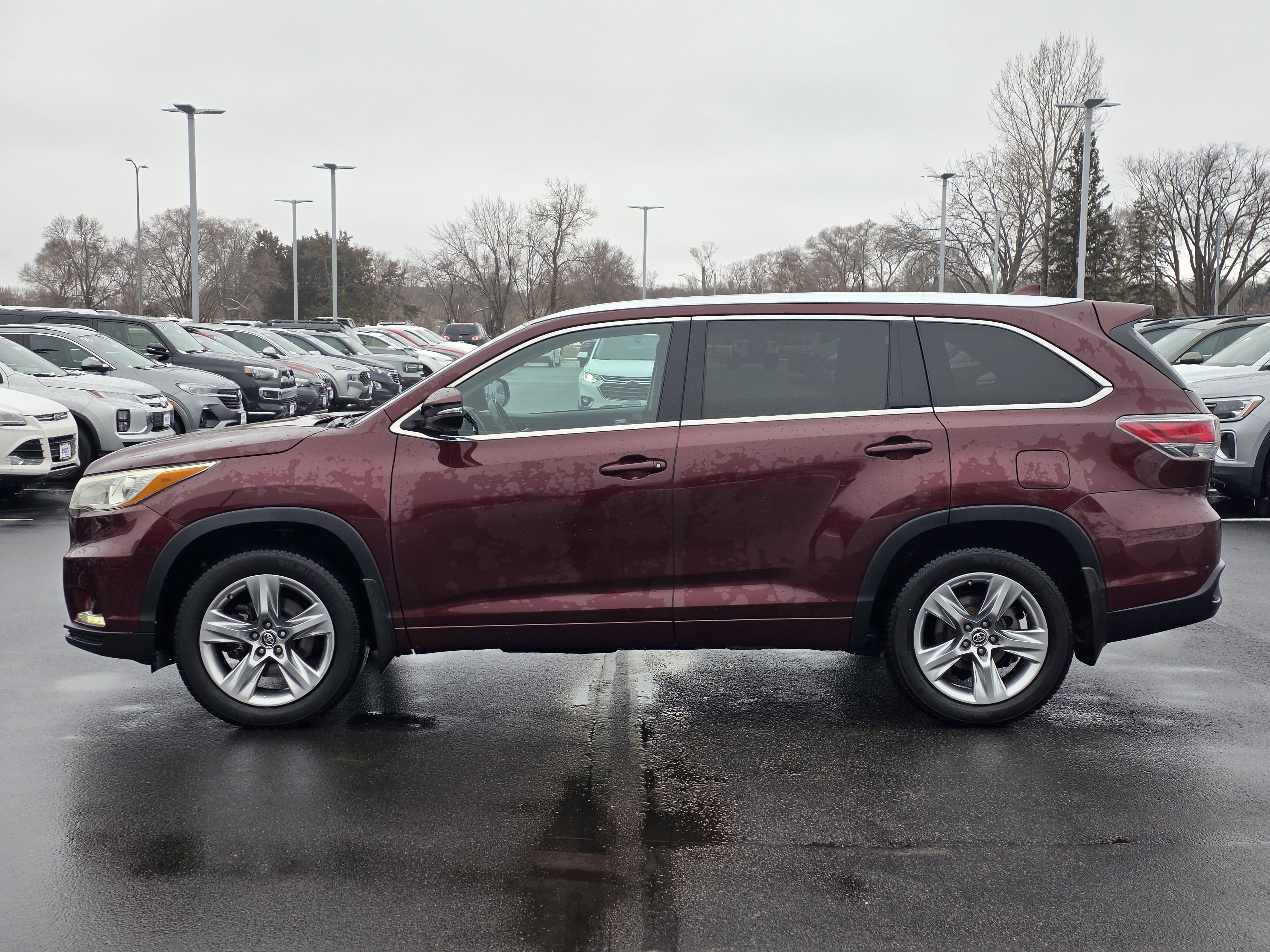 Used 2016 Toyota Highlander Limited with VIN 5TDDKRFH5GS267879 for sale in St. Cloud, Minnesota