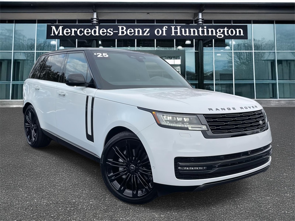 2025 Land Rover Range Rover SE's photo