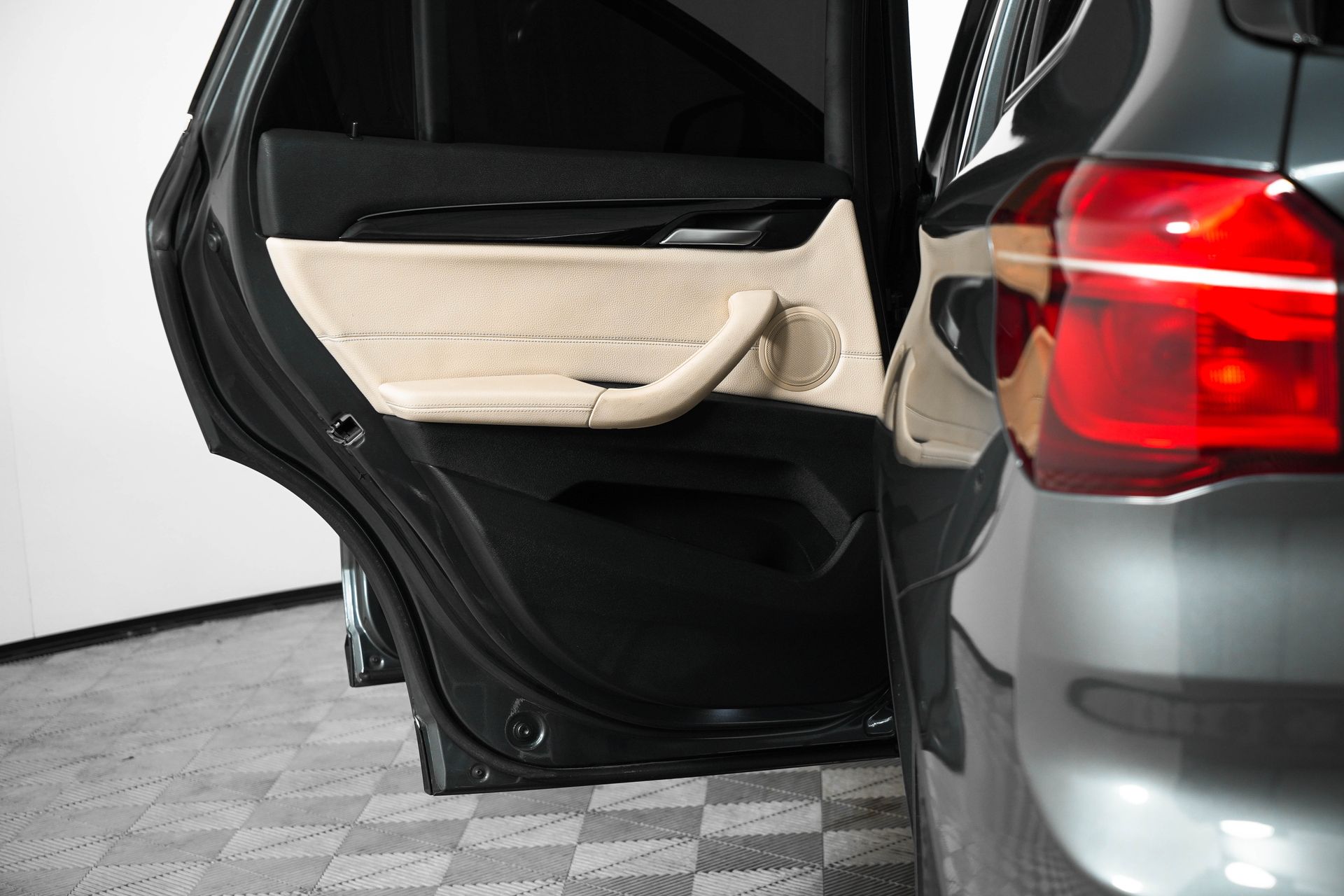 2018 Bmw X1 sDrive28i photo 9