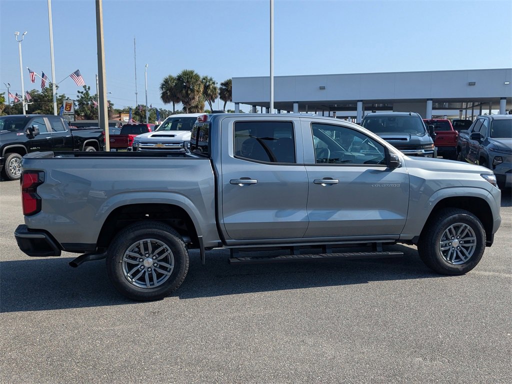 2026 Chevrolet Colorado LT photo 2