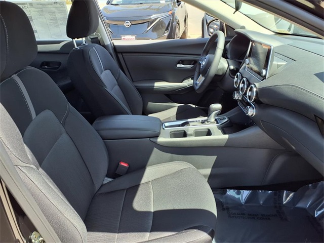 2025 Nissan Sentra SV photo 4