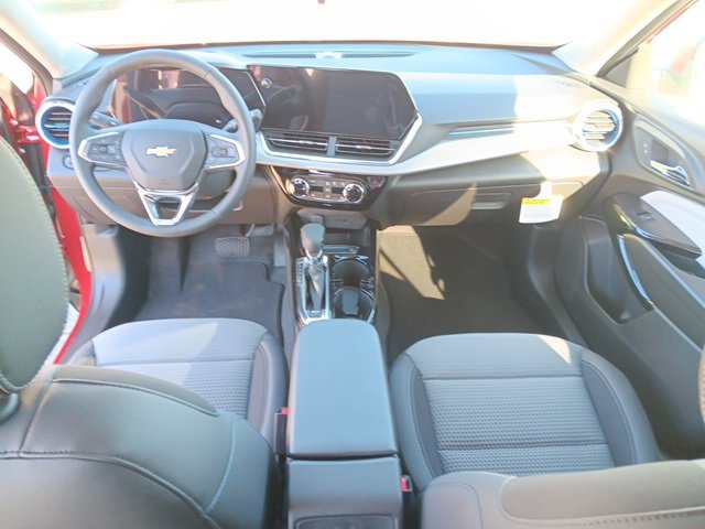 2026 Chevrolet Trax LT photo 8
