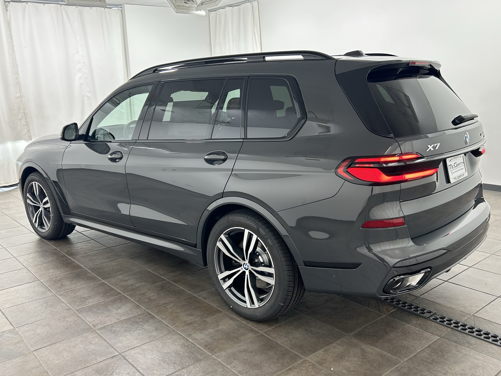 New 2026 Gray BMW xDrive40i image 3