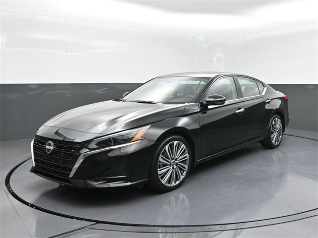 2025 Nissan Altima SL's photo