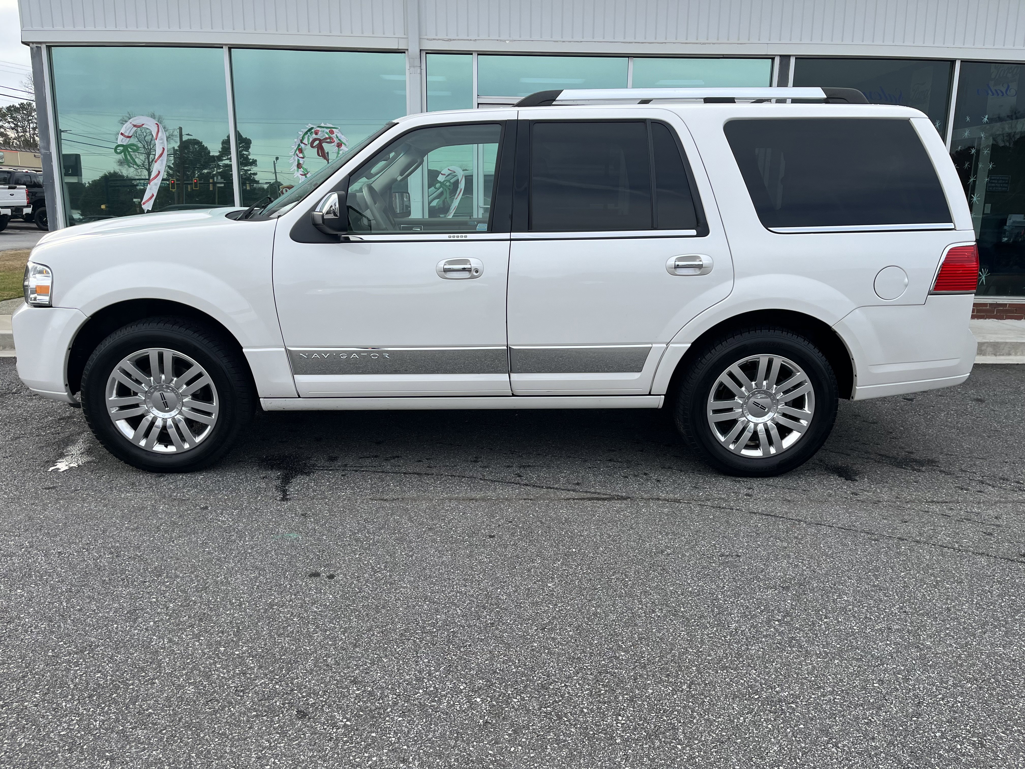 2014 Lincoln Navigator Base's photo