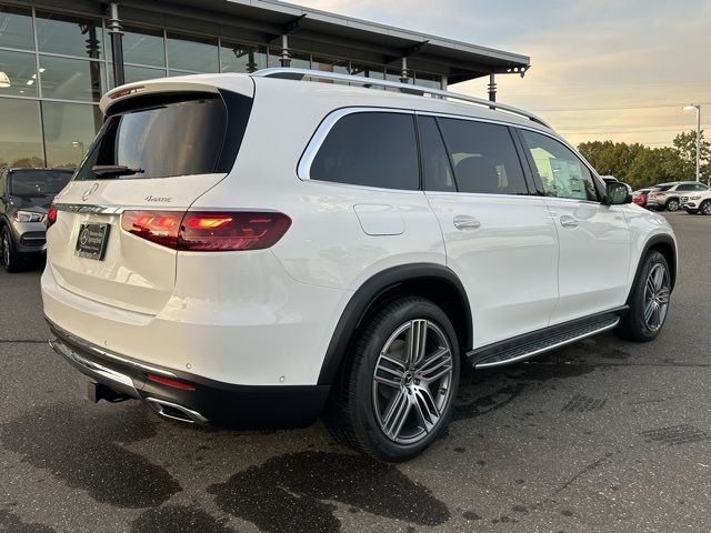 2026 Mercedes Benz GLS 450 4MATIC photo 7