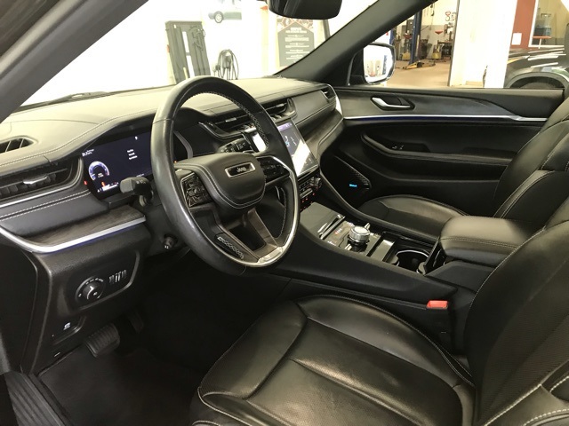 2022 Jeep Grand Cherokee Overland photo 12