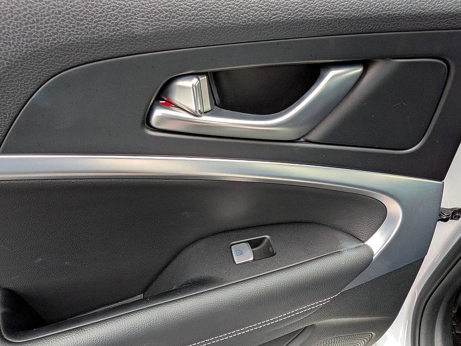 2023 Genesis G70 2.0T photo 28