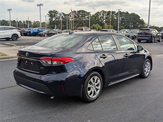 2022 Toyota Corolla LE photo 3