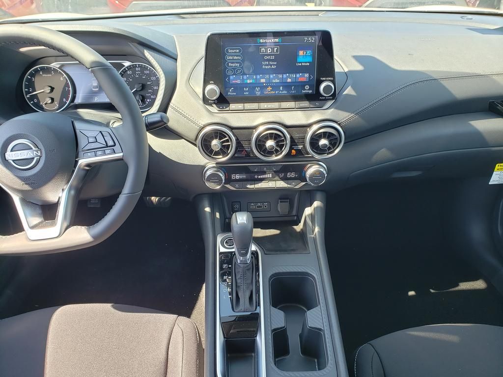 2025 Nissan Sentra SV photo 9