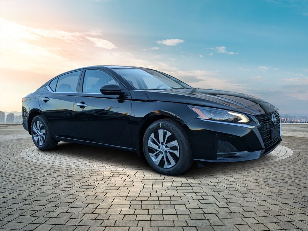 2025 Nissan Altima S's photo