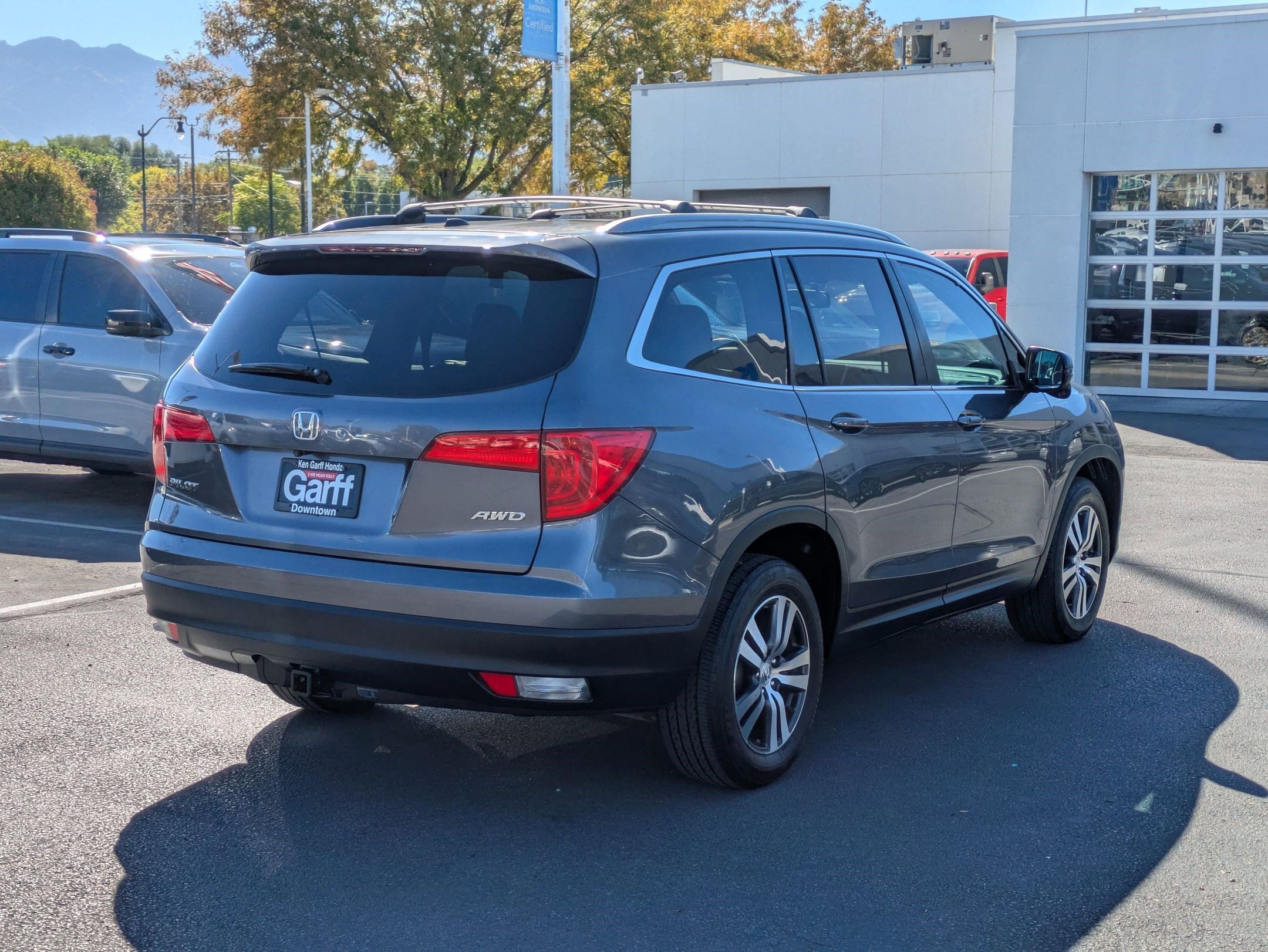 2017 Honda Pilot EX-L photo 2