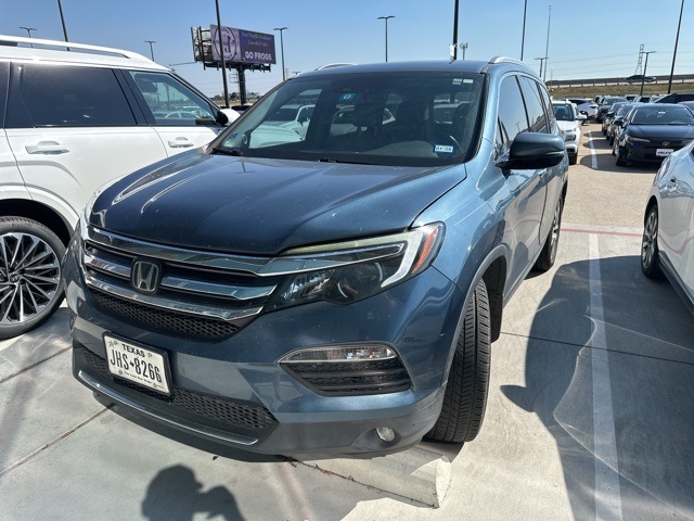 2017 Honda Pilot Touring photo 2