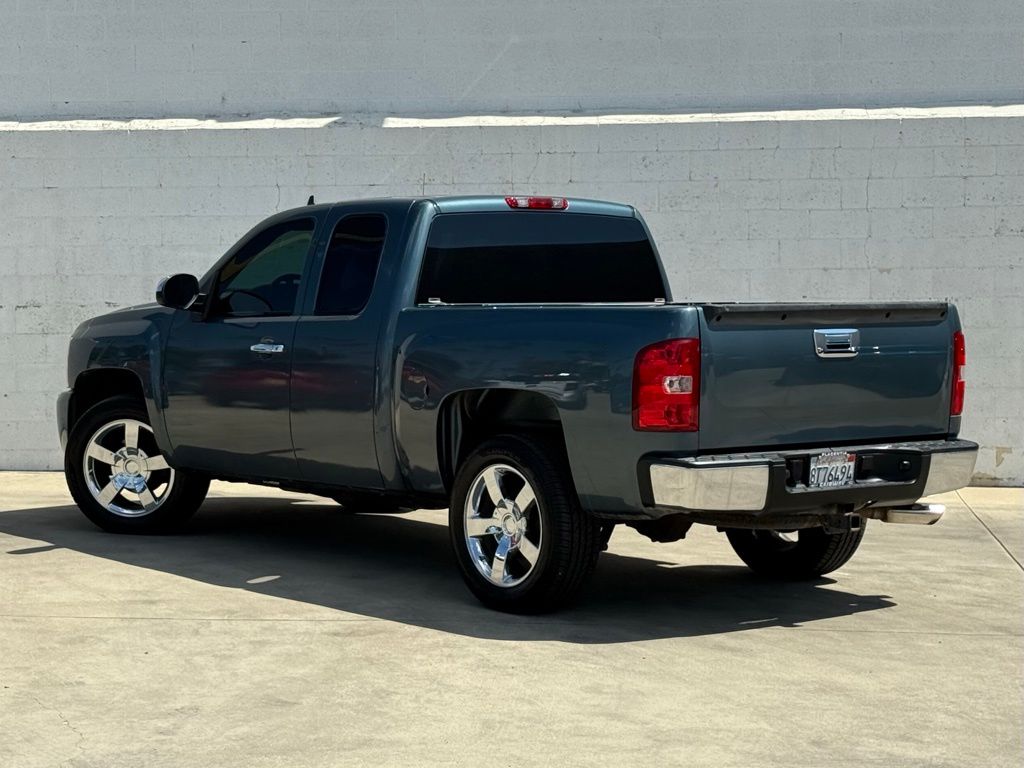 2009 Chevrolet Silverado 1500 LT photo 4