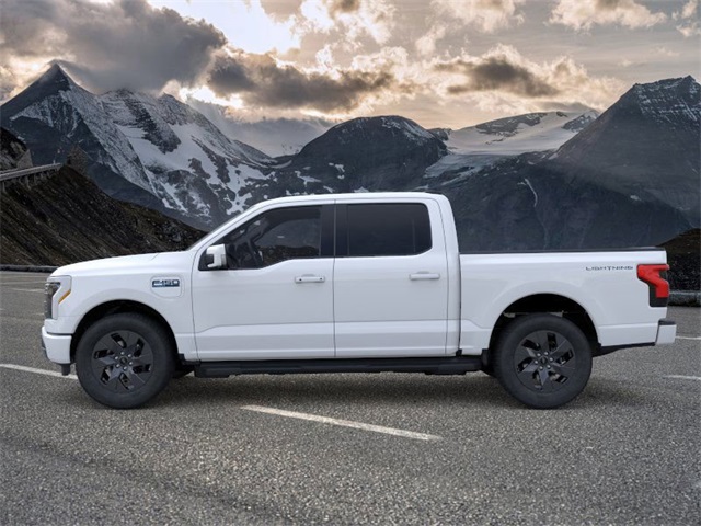2025 Ford F-150 Lightning Lariat photo 2