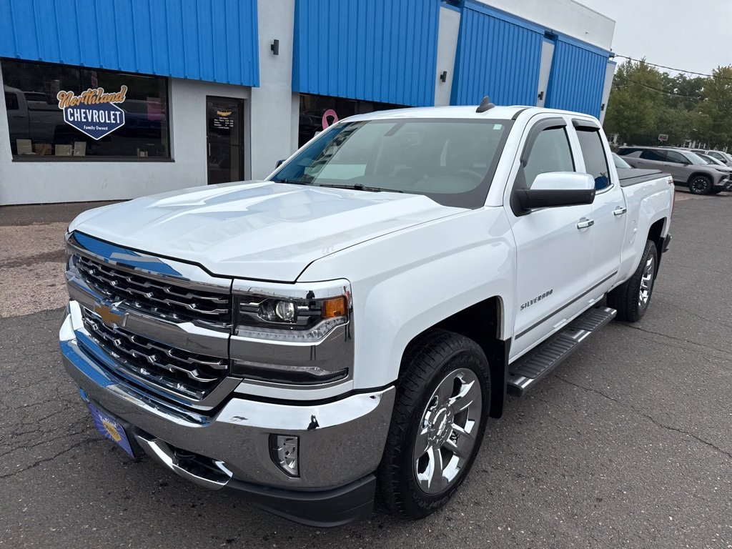2018 Chevrolet Silverado 1500 LTZ photo 2