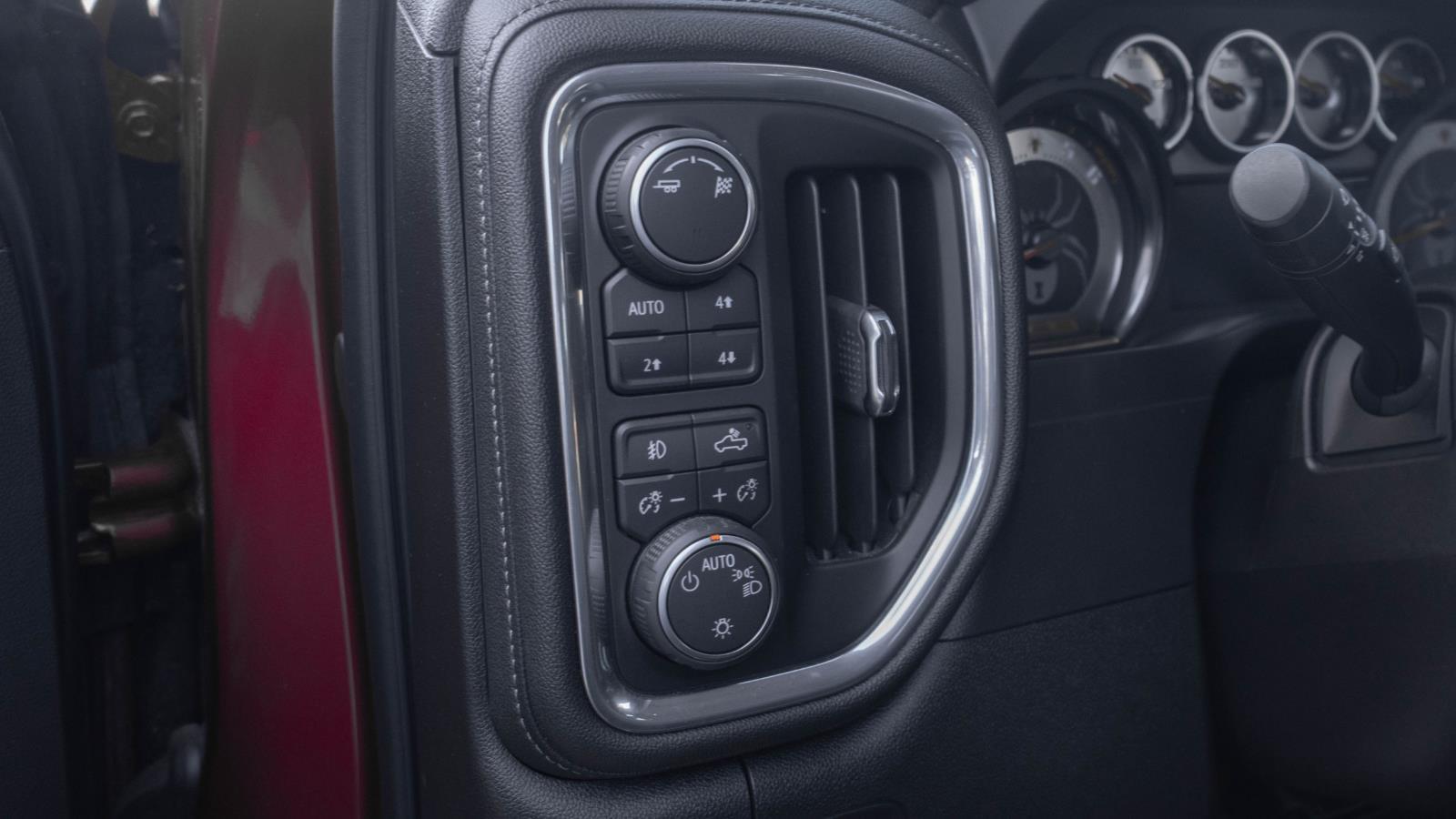 2019 Chevrolet Silverado 1500 RST photo 13