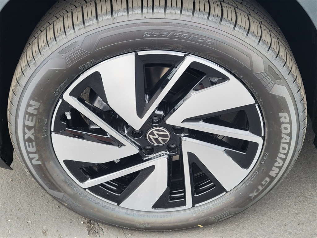 2026 Volkswagen Atlas SEL photo 2