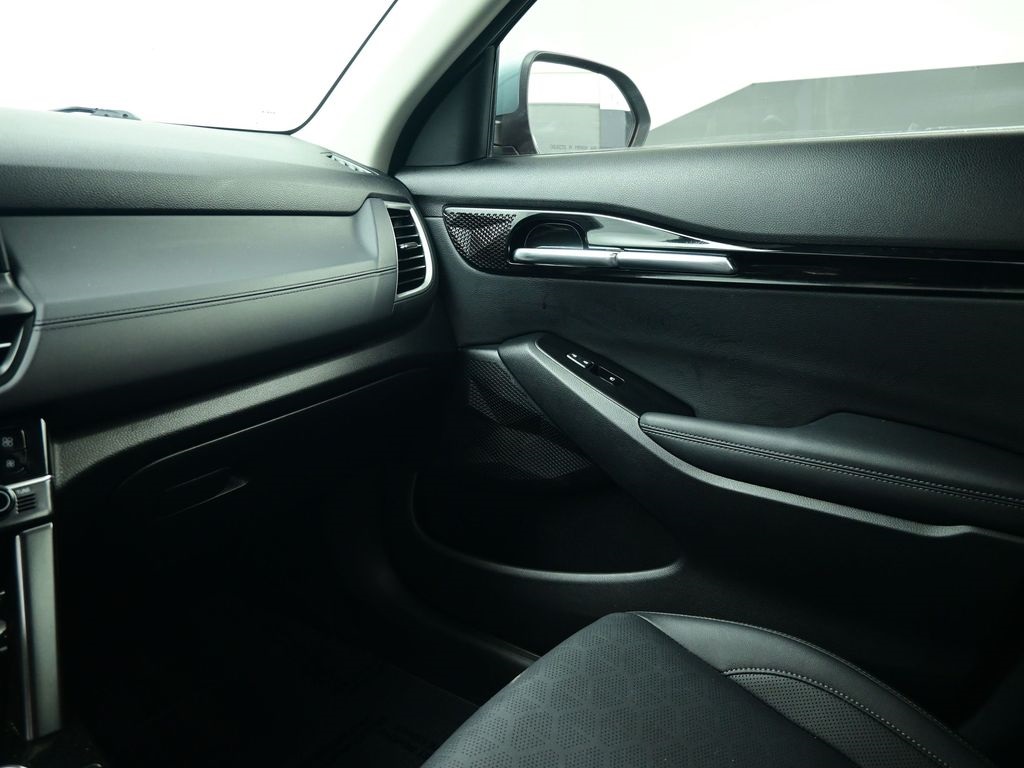 2024 Kia Seltos EX photo 16