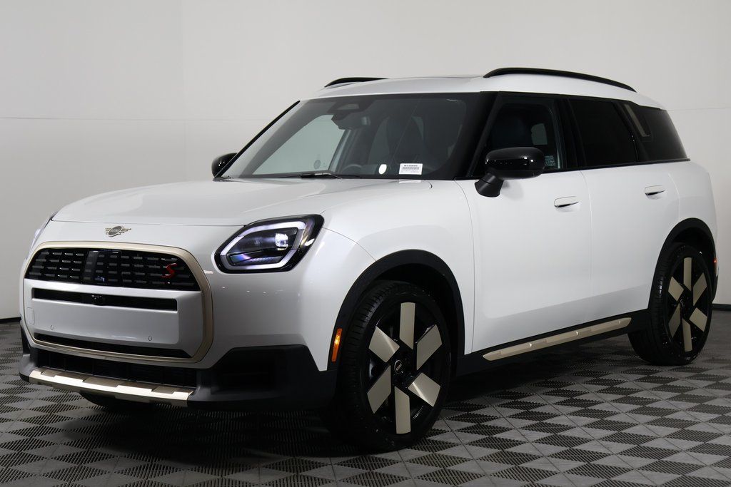 2025 MINI Countryman S's photo