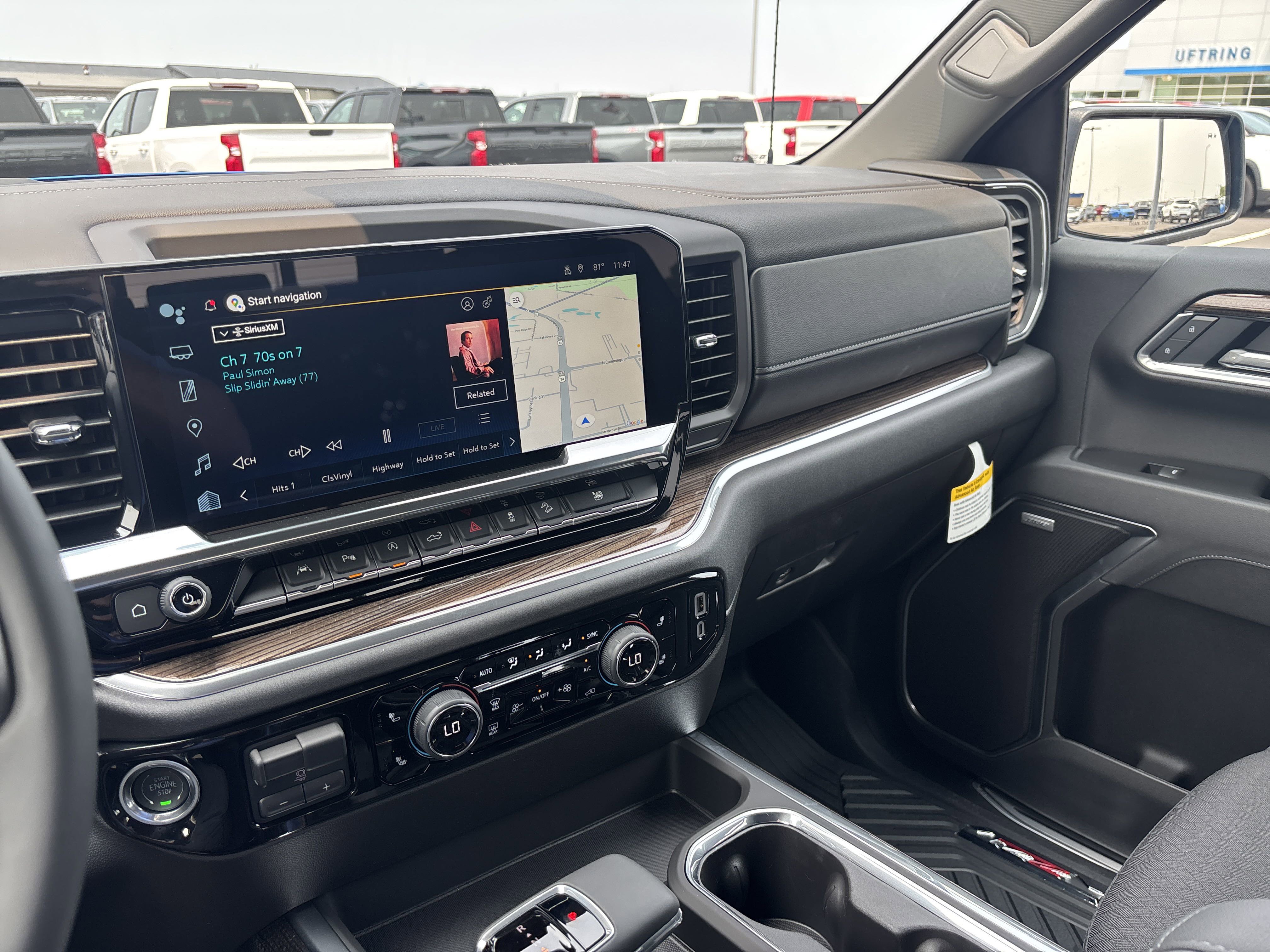 2025 Chevrolet Silverado 1500 RST photo 2