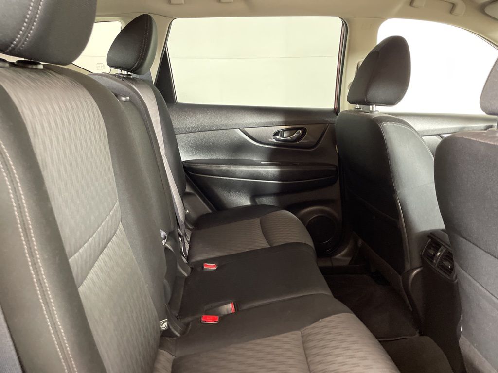 2017 Nissan Rogue SV AWD photo 15