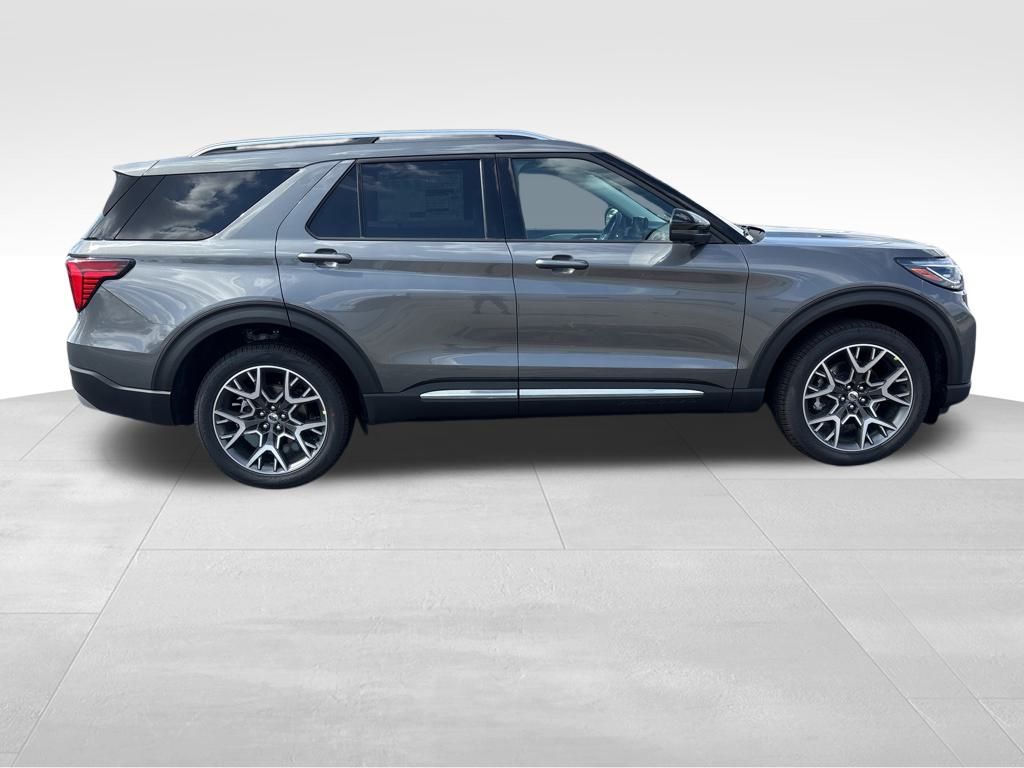 2025 Ford Explorer Platinum photo 6