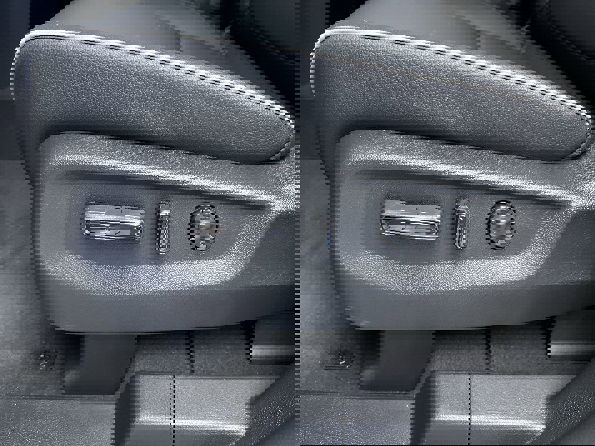 2026 Honda Odyssey Touring photo 12