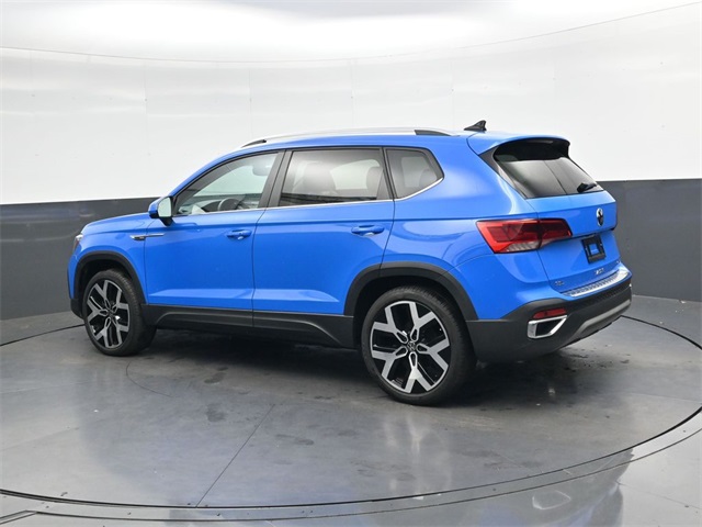 2023 Volkswagen Taos SEL photo 4