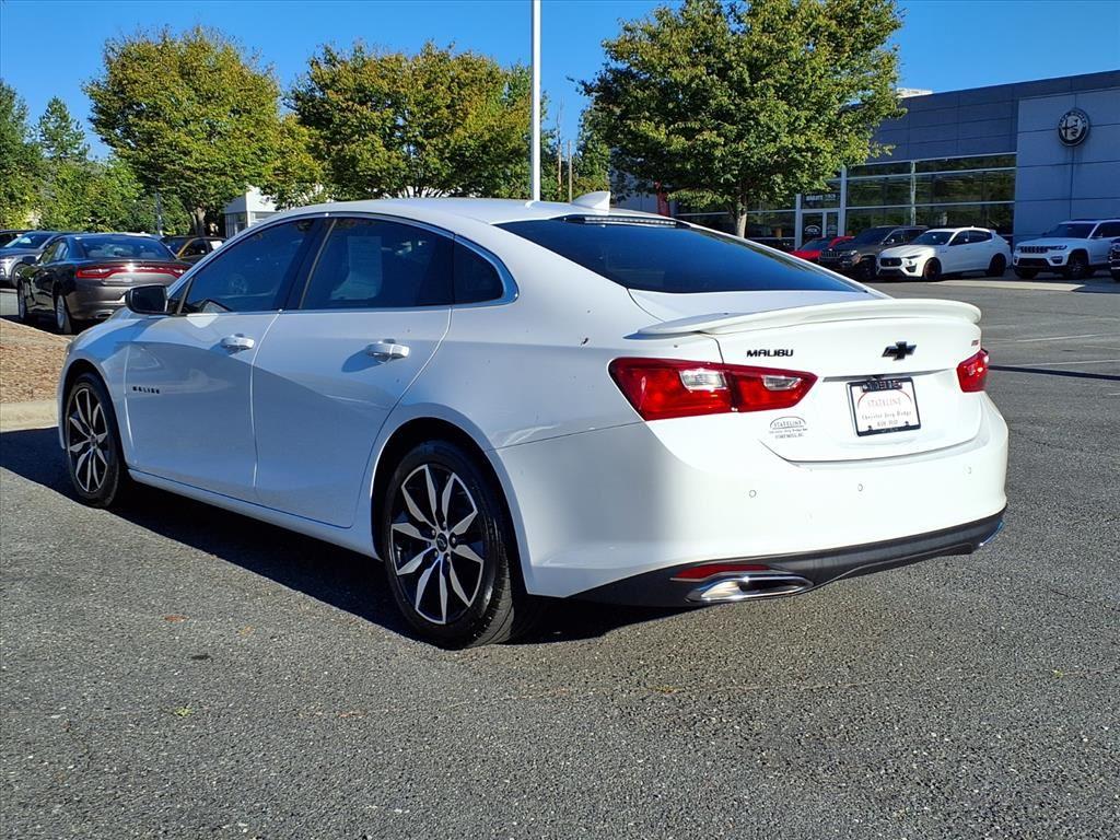 2022 Chevrolet Malibu RS photo 2