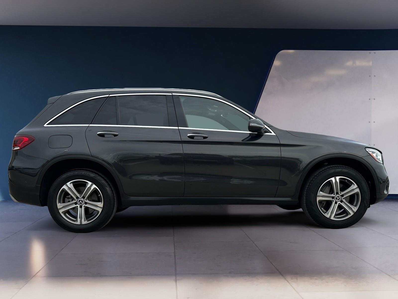 2022 Mercedes Benz GLC 300 photo 6
