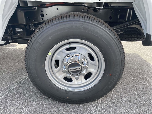 2026 Ford F-250 XL photo 4