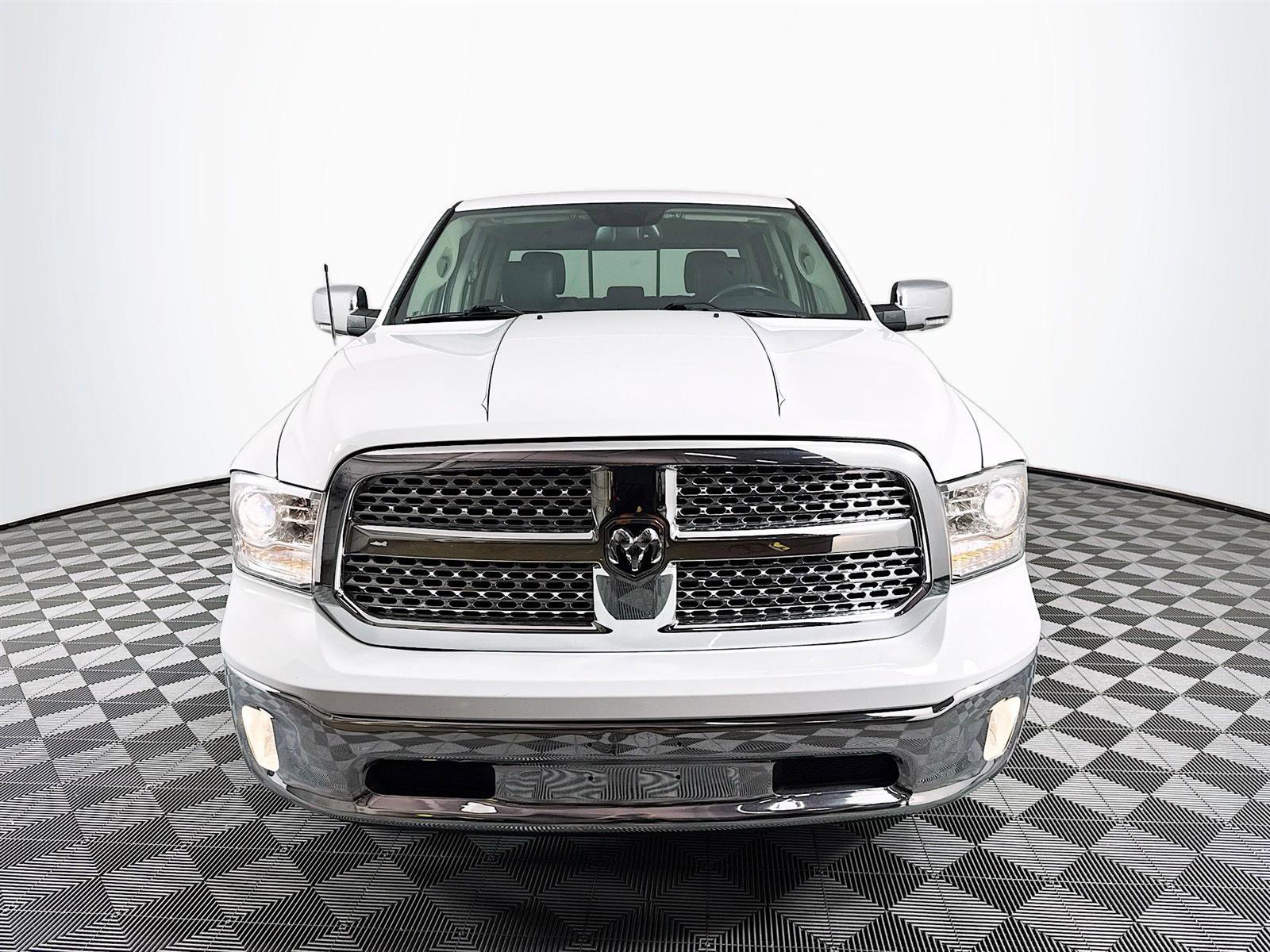 2017 Ram 1500 Laramie photo 2