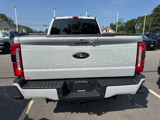 2025 Ford F-250 Lariat photo 4