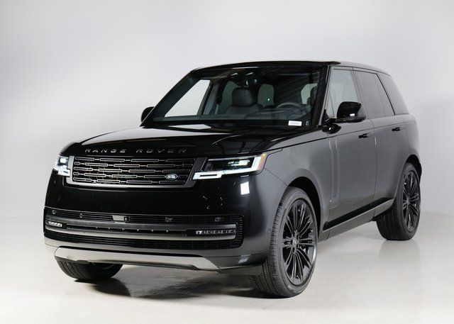 2025 Land Rover Range Rover SE's photo