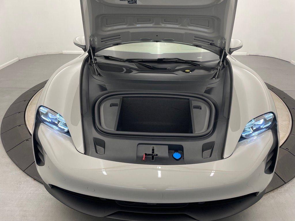 2024 Porsche Taycan GTS photo 10