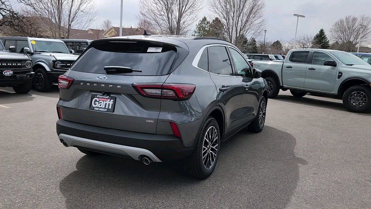 2025 Ford Escape Plug-In Hybrid photo 3