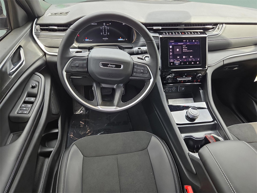 2025 Jeep Grand Cherokee Altitude X photo 14