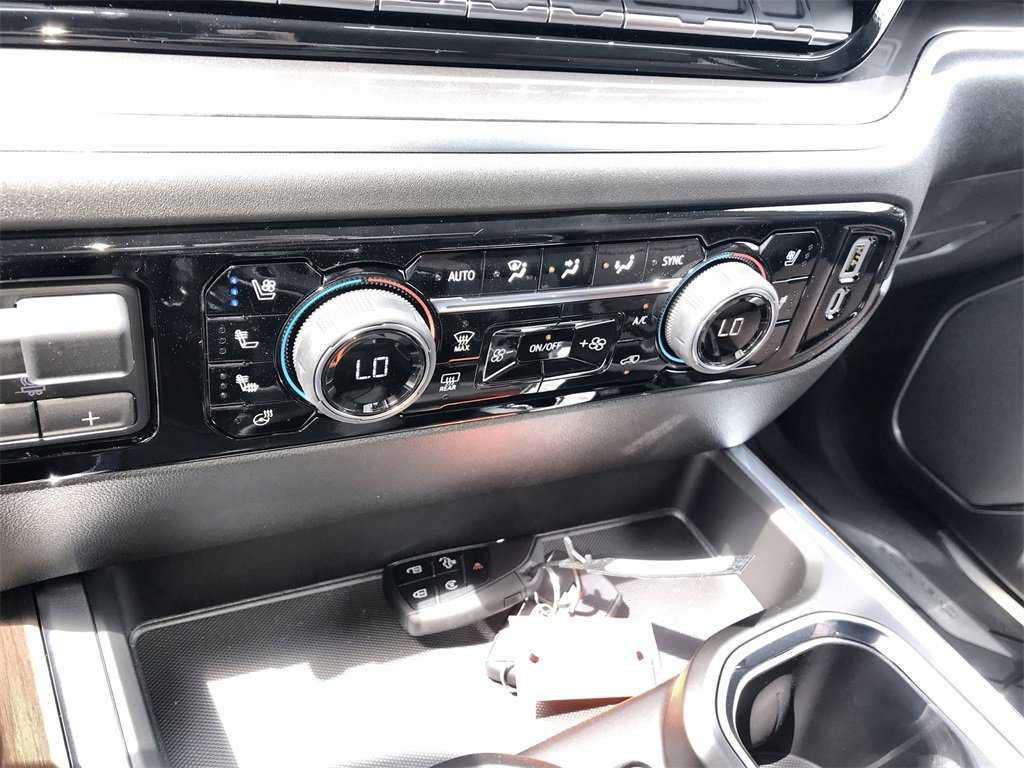 2026 Chevrolet Silverado 1500 High Country photo 18