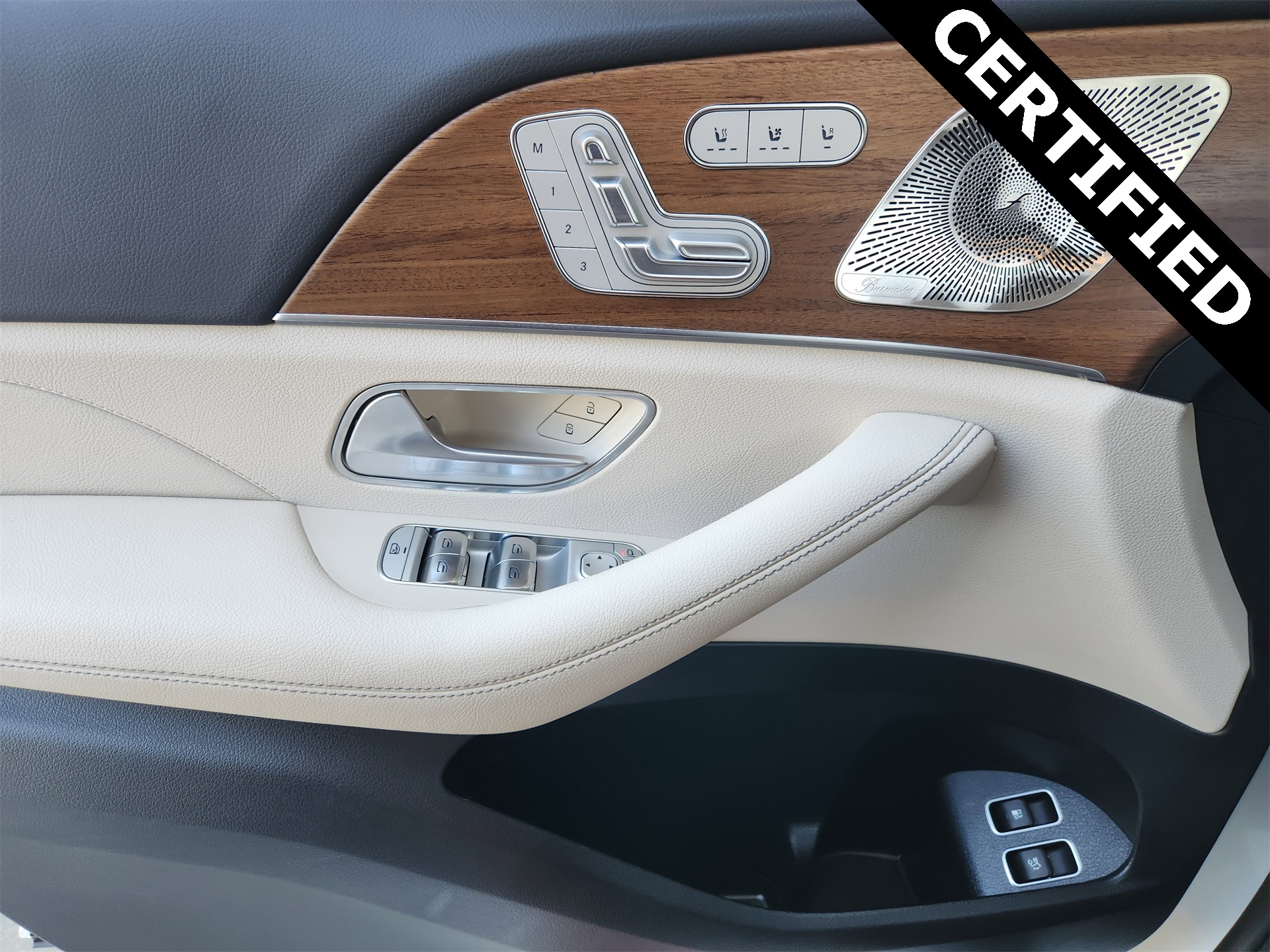 2025 Mercedes Benz GLE 450e 4MATIC photo 21