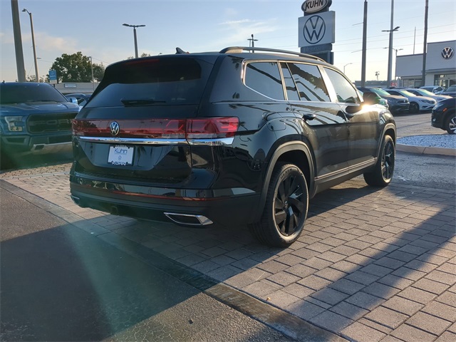 2026 Volkswagen Atlas SE Technology photo 3